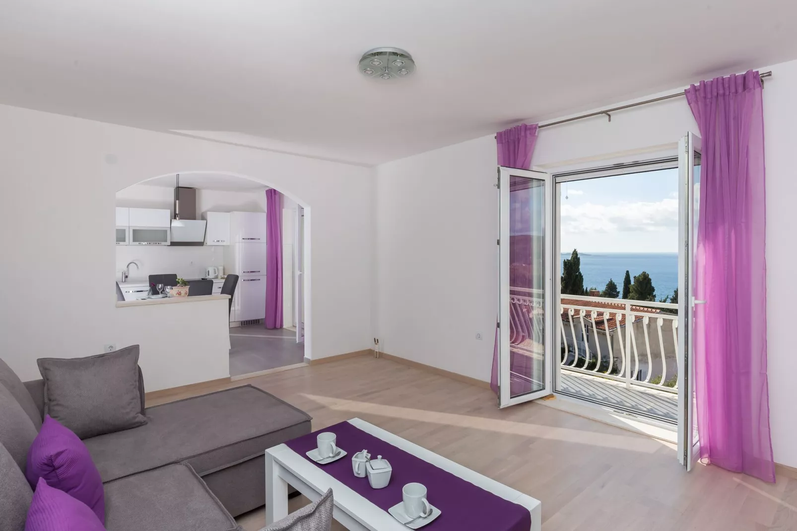 Apartments Villa Enzian - Comfort Two Bedroom Apartment with Balcony and Sea View