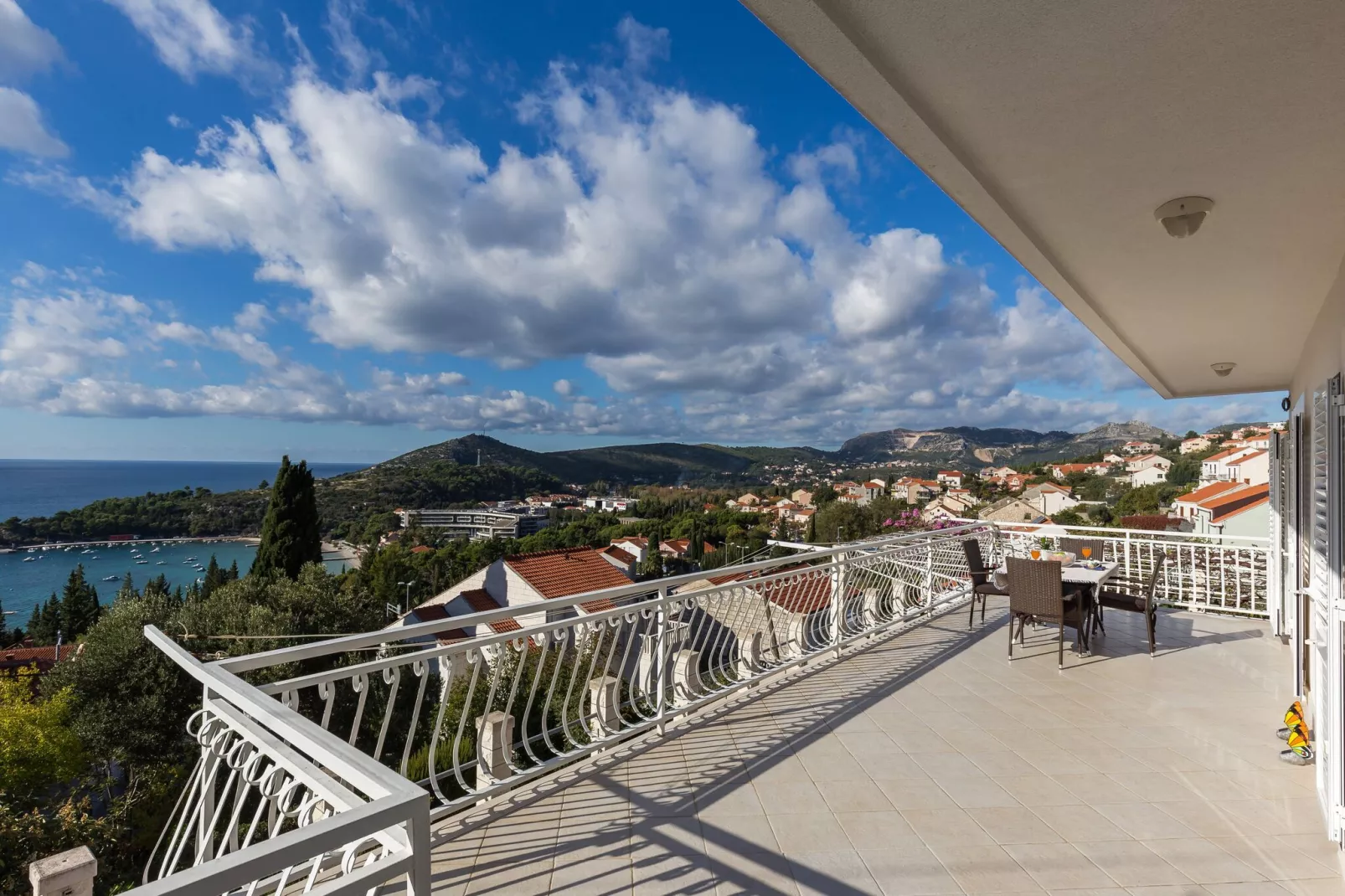 Apartments Villa Enzian - Standard Two Bedroom Apartment with Terrace and Sea View-Uitzicht