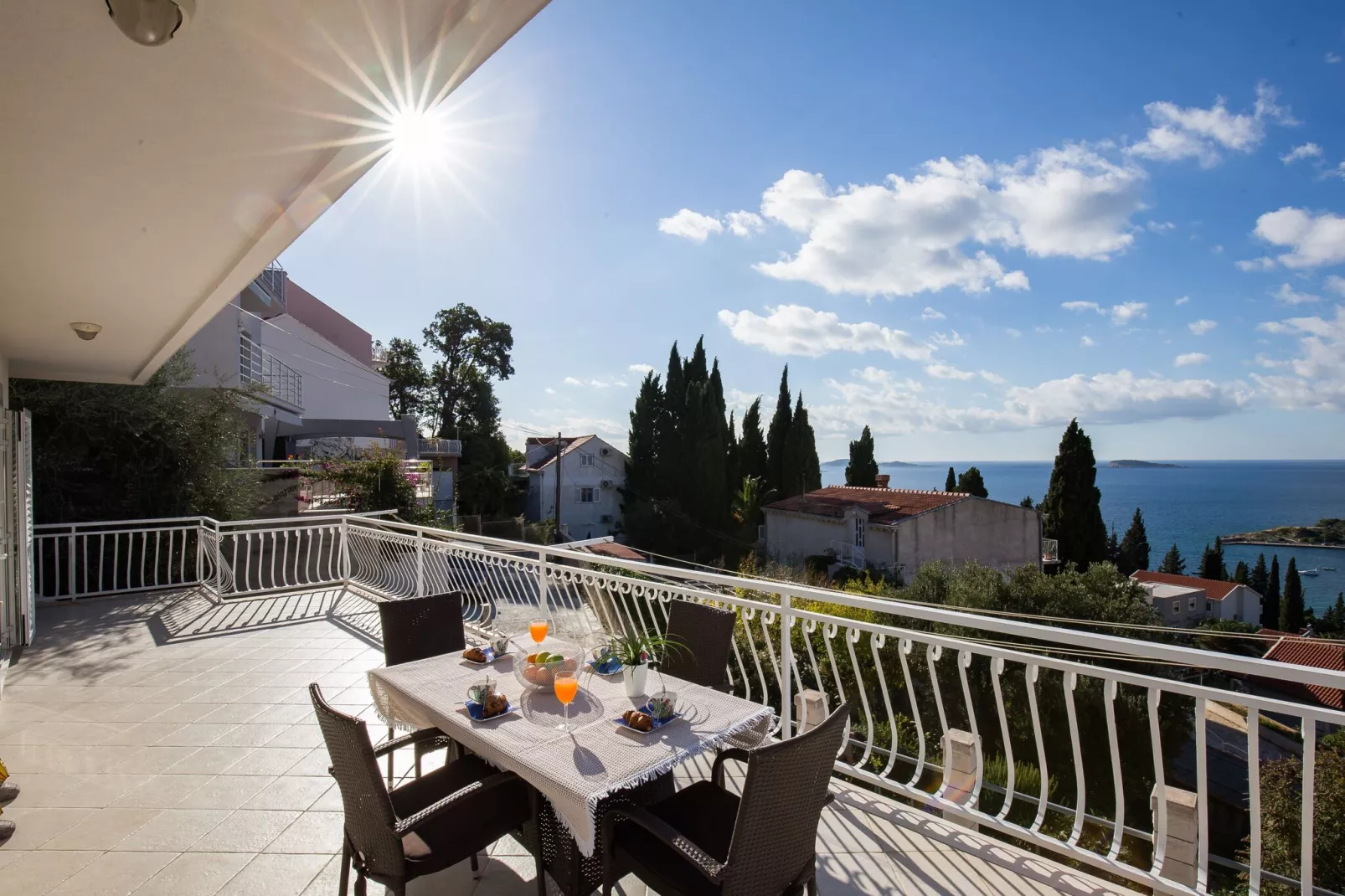 Apartments Villa Enzian - Standard Two Bedroom Apartment with Terrace and Sea View-Terras