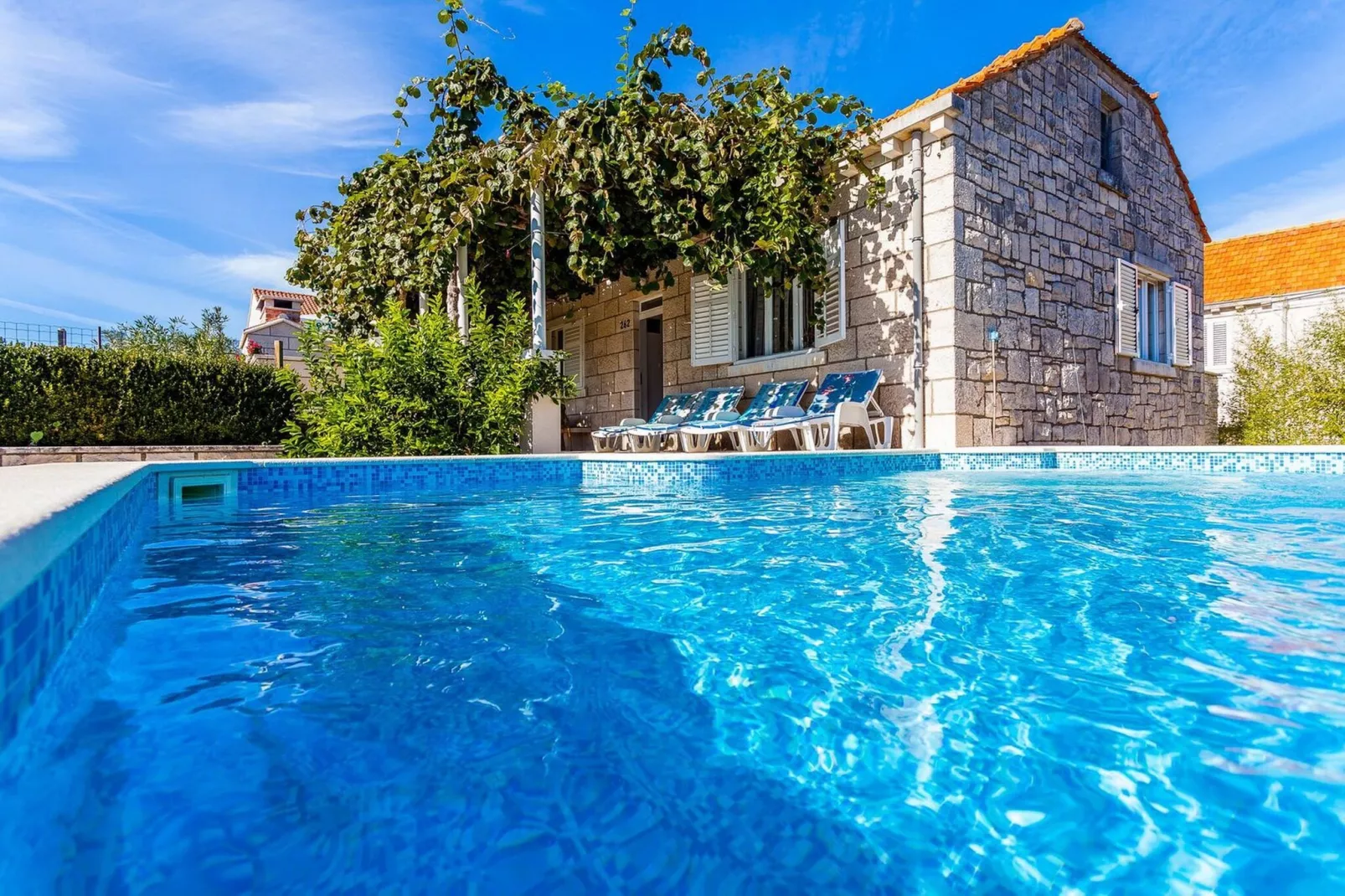 Green Garden House - Four Bedroom House with Private Pool