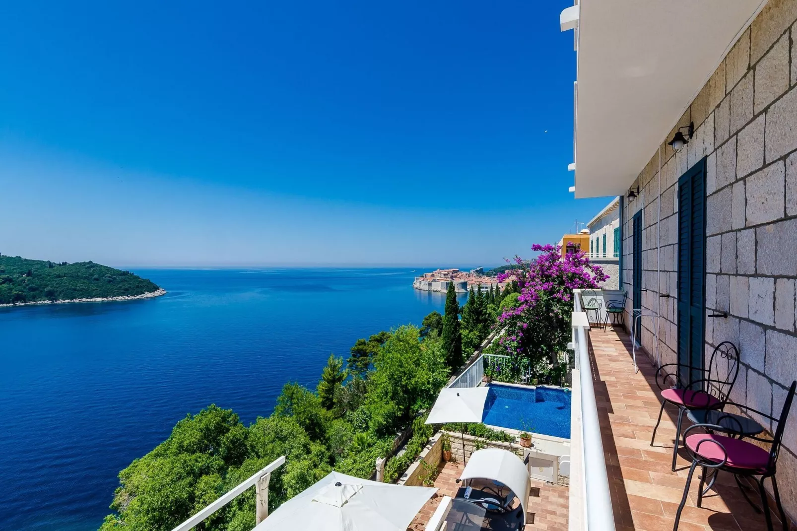 Villa Adrian - Six Bedroom Villa with Swimming pool and Sea View