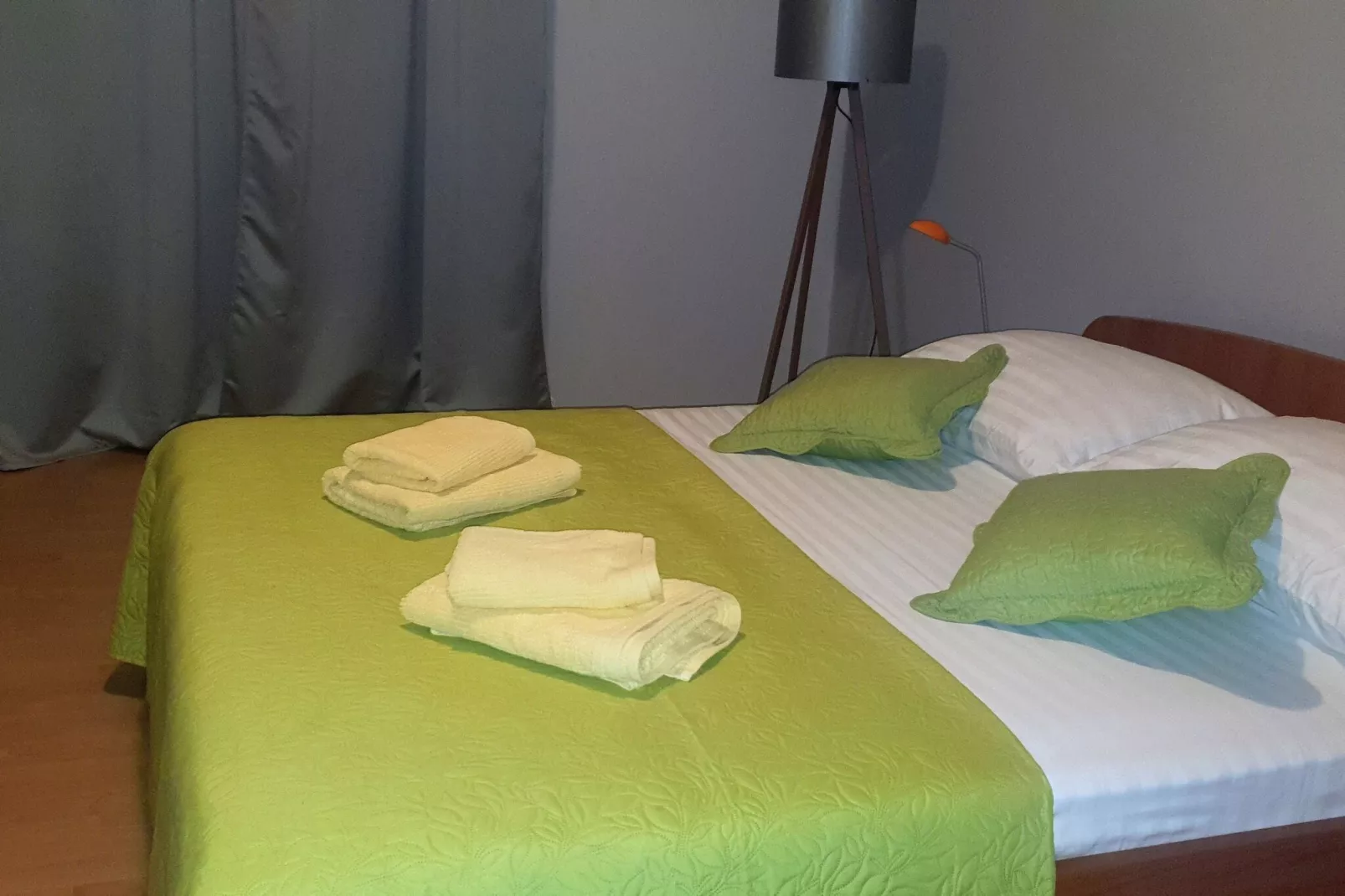 Guest House Dubelj - Double Room with Balcony - 3-Slaapkamer