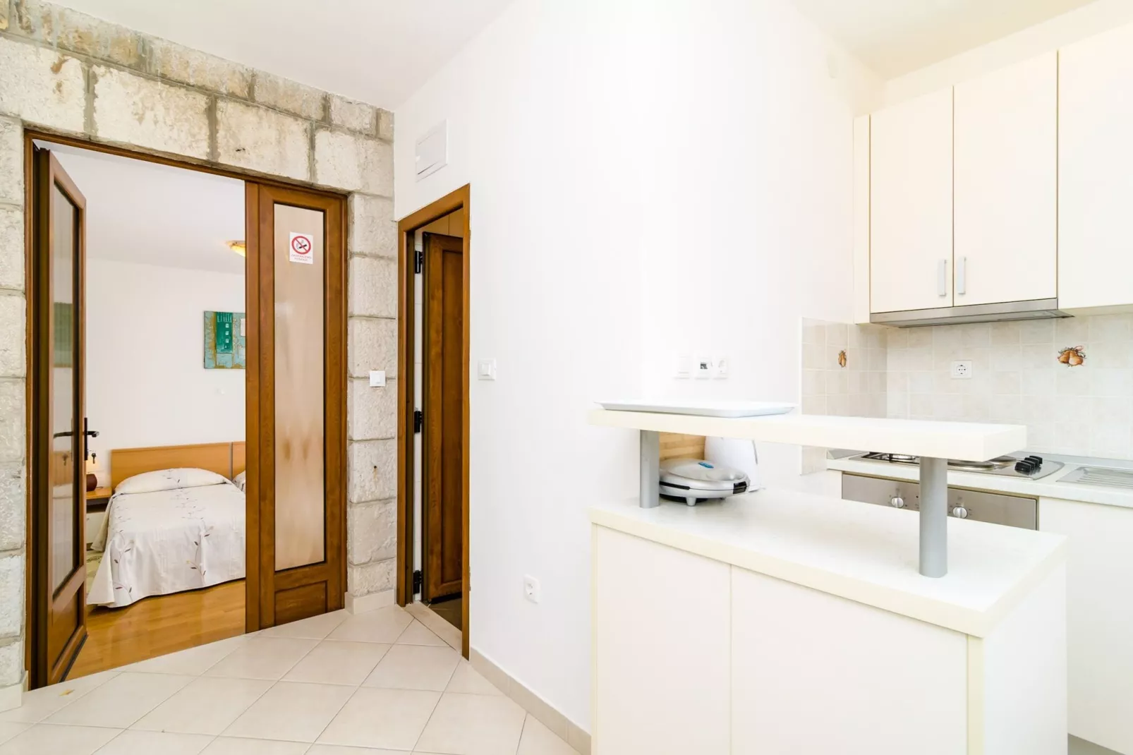 Apartments Nikola - One Bedroom Apartment with Terrace and Garden View (Harmony)-Keuken