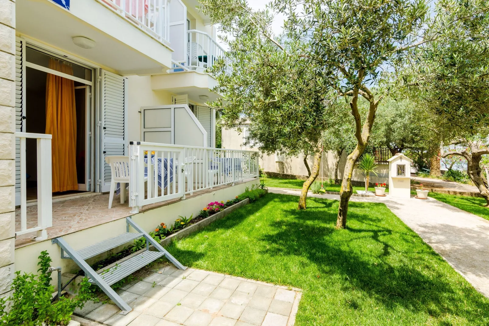 Apartments Glavor - Standard Studio Apartment with Terrace and Sea View-Terras