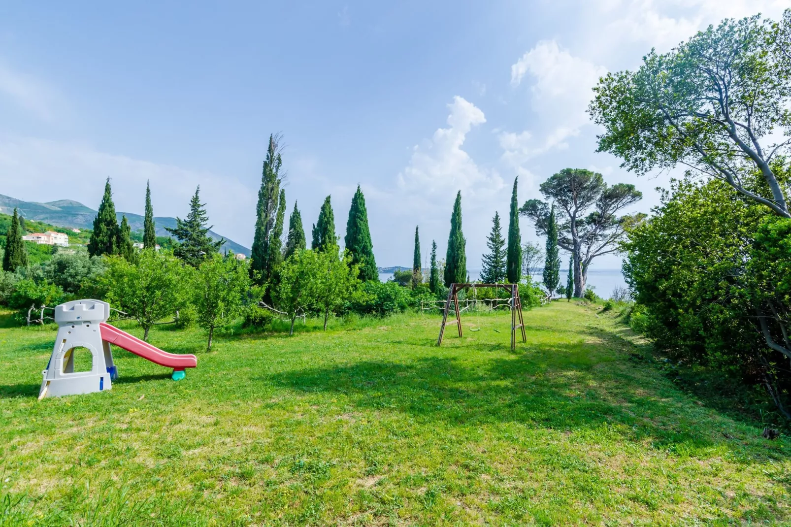 Color Apartments - One Bedroom Apartment with Terrace and Partial Sea View (Blue)-Buitenlucht