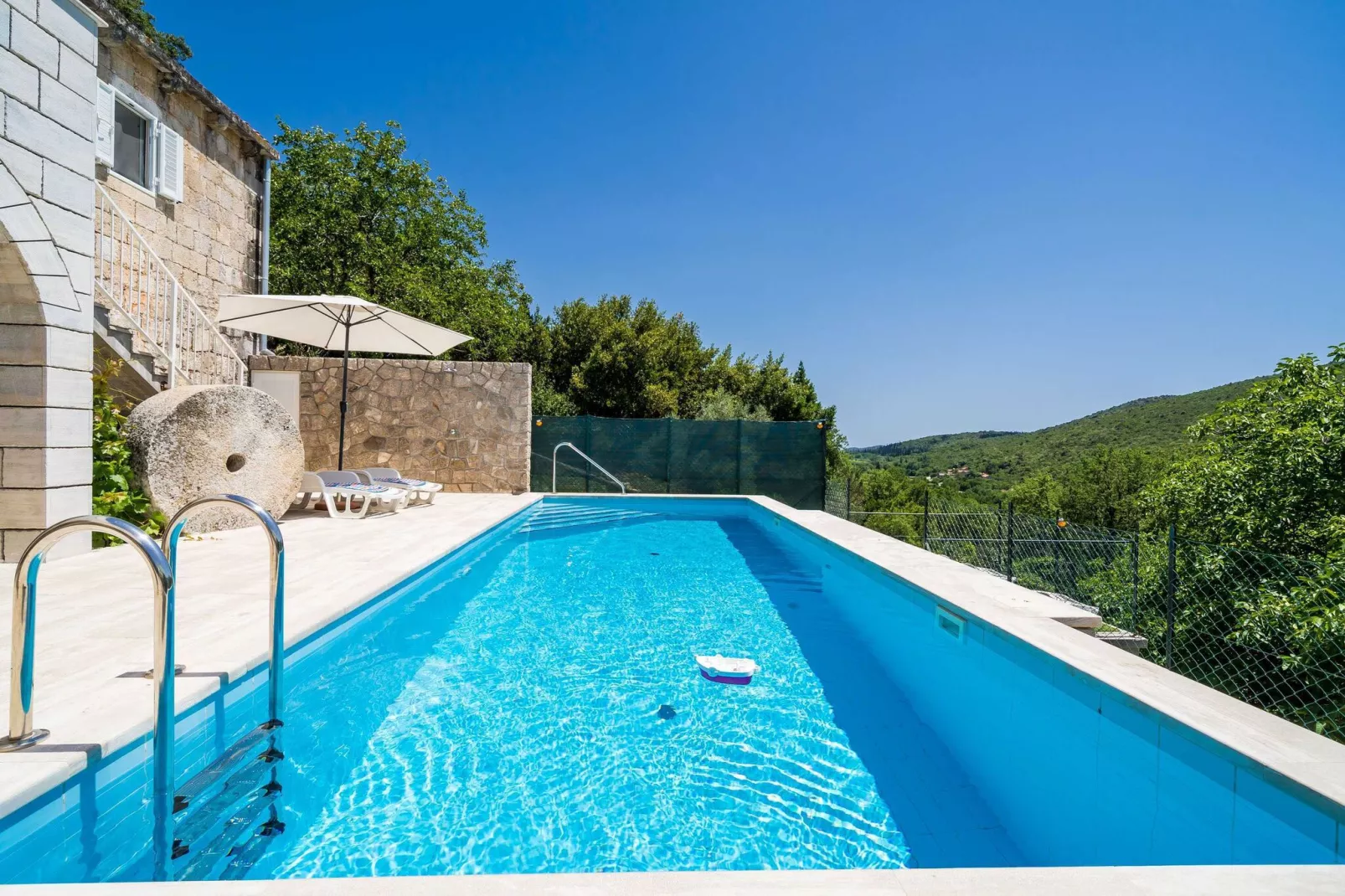 House Kočan-Four Bedroom Villa with Terrace and Swimming Pool-Zwembad