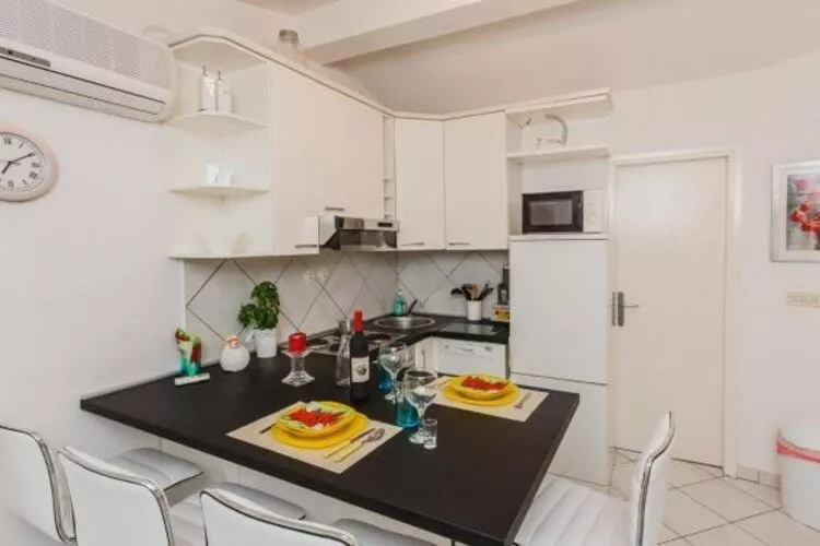 Apartments Roda - Comfort One Bedroom Apartment with Terrace (Kate) - (ST)-Keuken