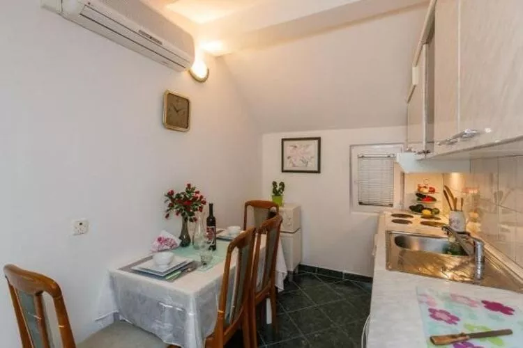 Apartments Roda - One Bedroom Apartment with Terrace (Mira) - (ST)-Keuken