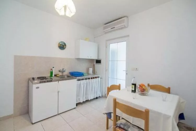 Apartments Boguvila - Two-Bedroom Basic Apartment with Terrace (A1) - (ST)