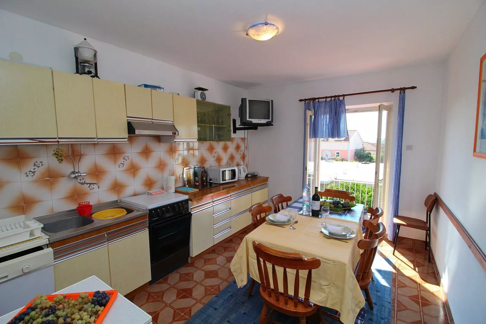 Apartment Domestic - Three Bedroom Apartment with Terrace-Keuken