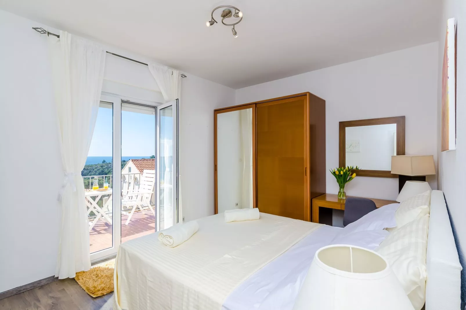 Apartments Knego - One Bedroom Apartment with Balcony and Sea View-Slaapkamer