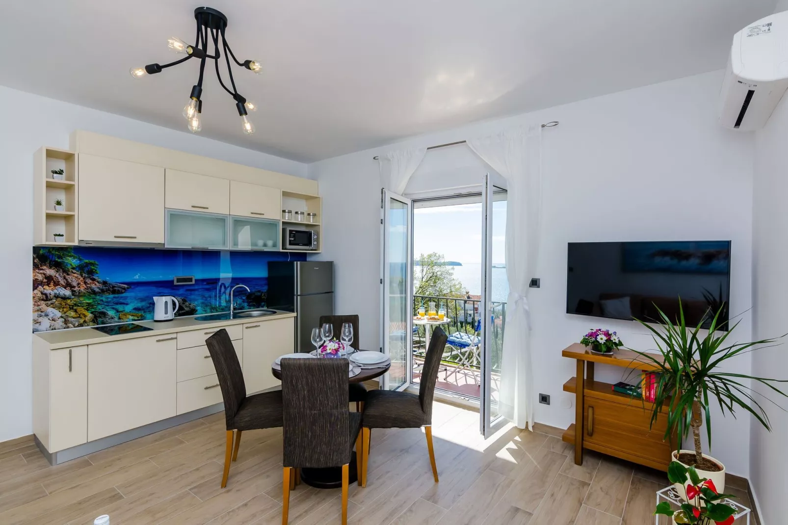 Apartments Knego - Comfort One Bedroom Apartment with Balcony and Sea View-Keuken