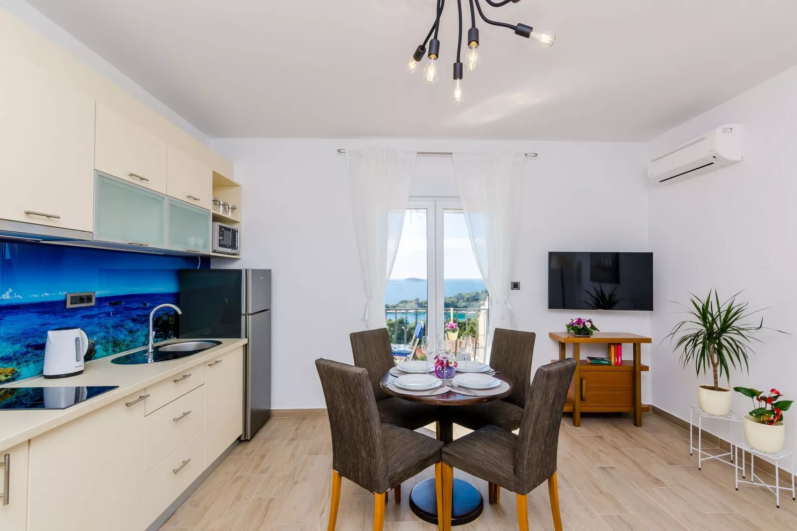 Apartments Knego - Comfort One Bedroom Apartment with Balcony and Sea View-Keuken