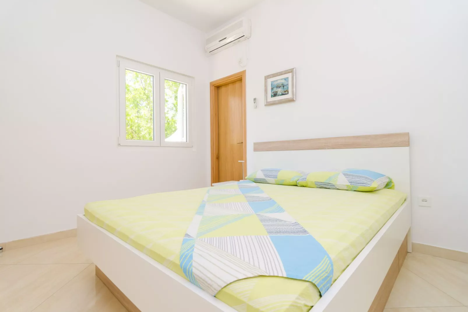 Apartments & Rooms Barišić - Standard Studio Apartment with Balcony and Garden View (G1)-Binnen