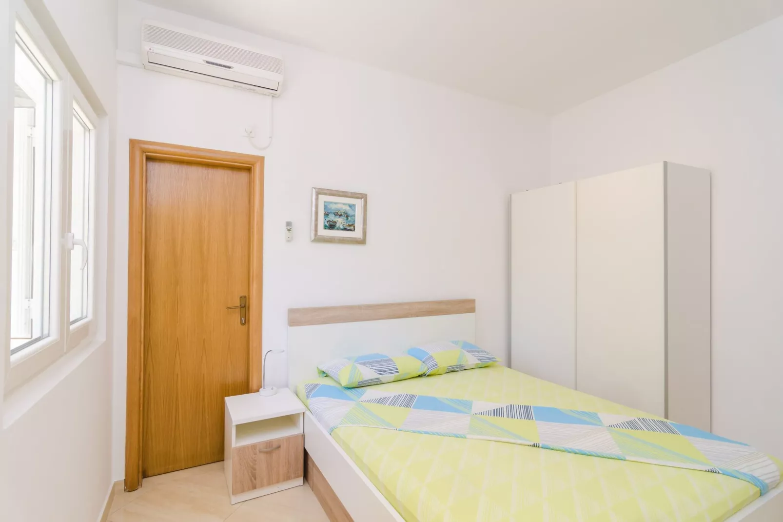 Apartments & Rooms Barišić - Standard Studio Apartment with Balcony and Garden View (G1)-Binnen