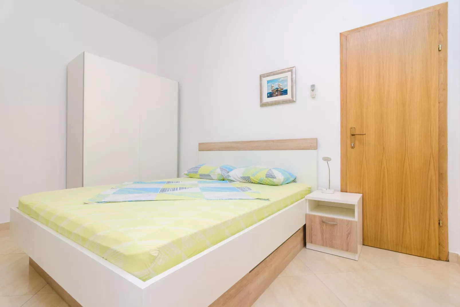 Apartments & Rooms Barišić - Superior Studio Apartment with Balcony and Garden View (G2)-Binnen