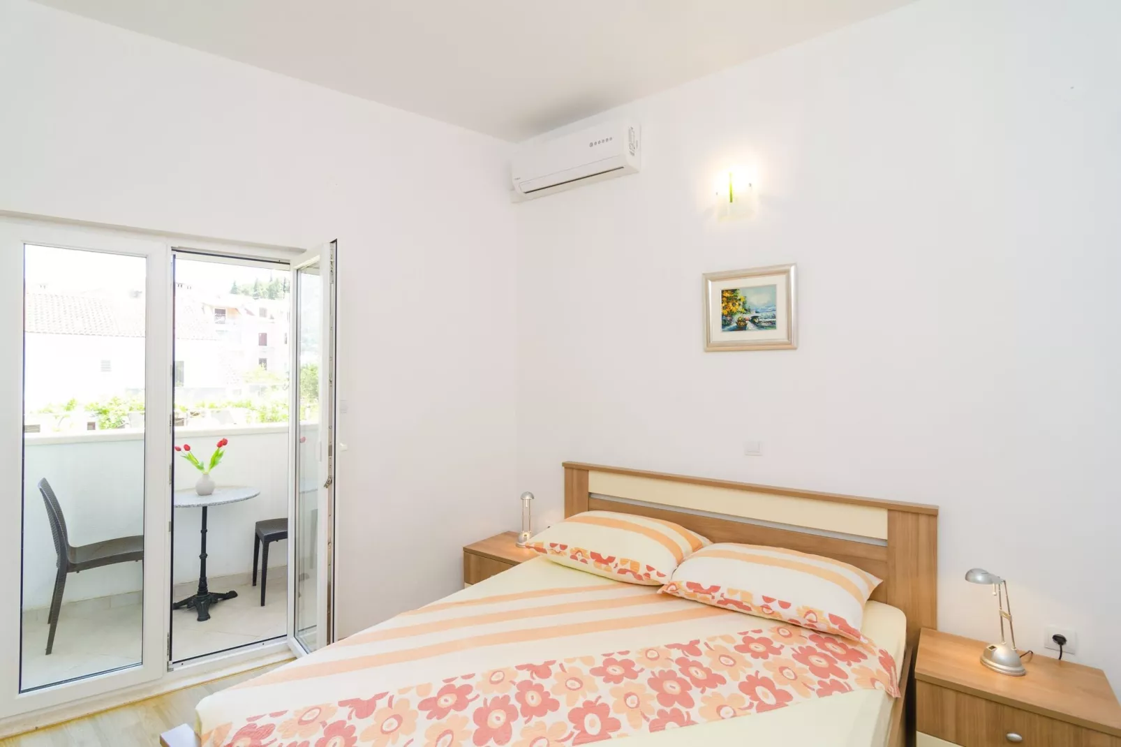 Apartments & Rooms Barišić - Double Room with Balcony and City View(First Floor)(Soba 3)-Slaapkamer