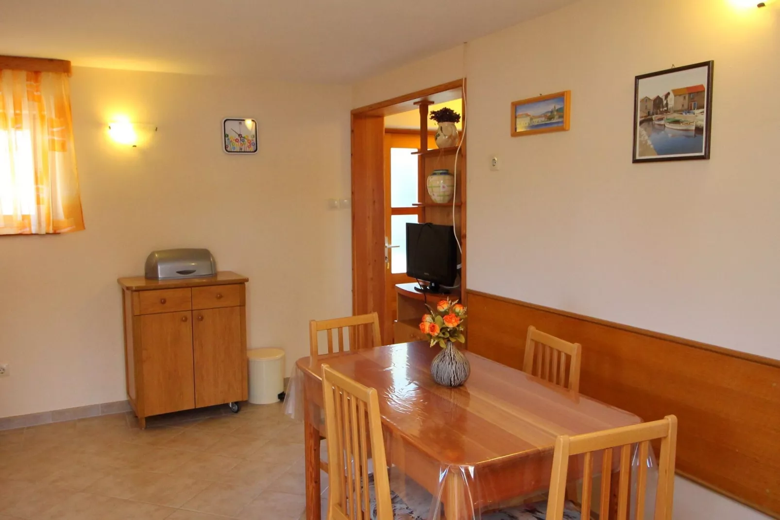 Holiday Home Katica - One Bedroom Holiday Home with Terrace and Sea View-Eetkamer