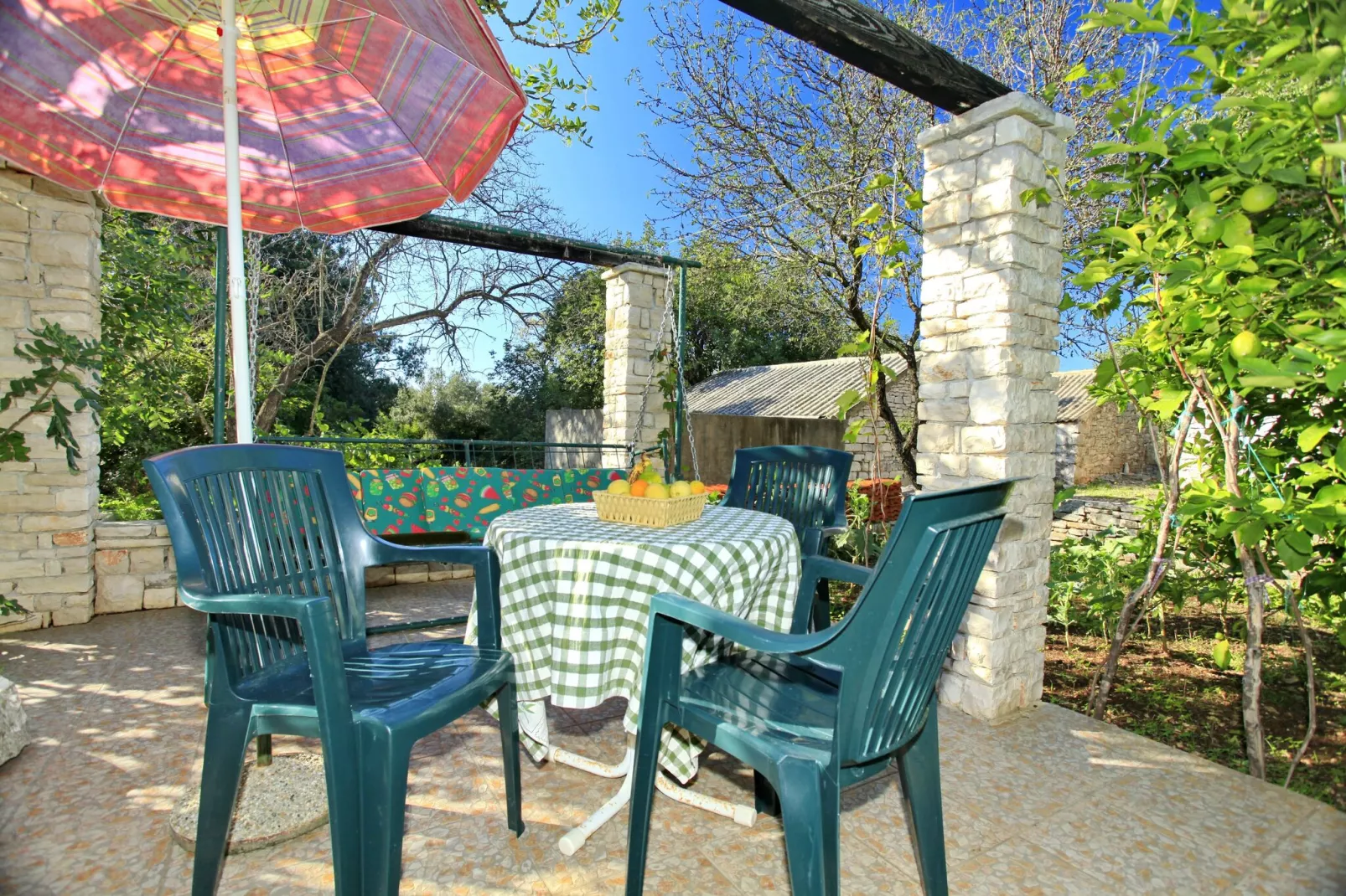 Stone House Oreb's Cottage - Two Bedroom Stone House with Terrace and Garden View-Terras