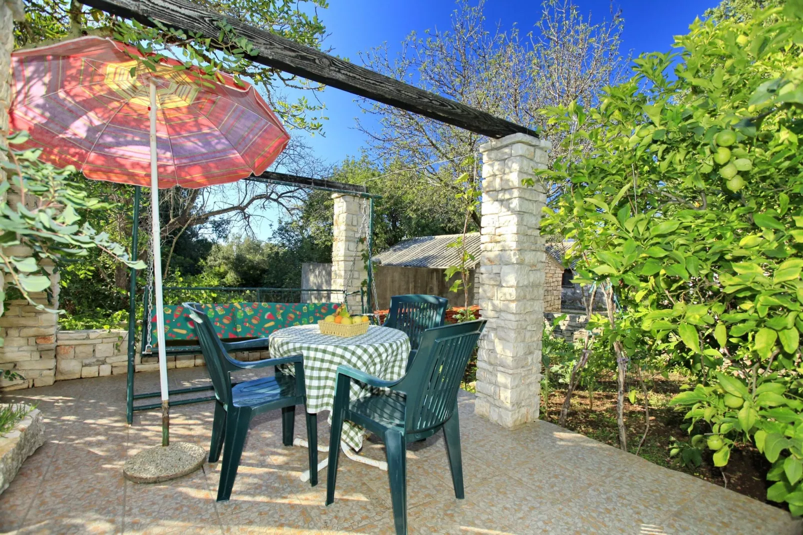 Stone House Oreb's Cottage - Two Bedroom Stone House with Terrace and Garden View-Terras