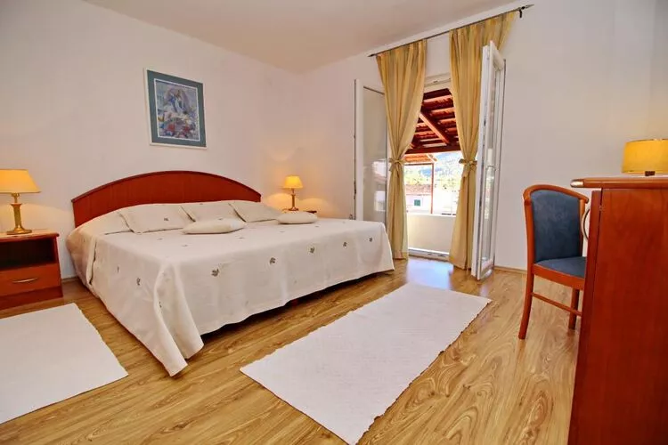 Apartment Lucija Vela Luka - Two Bedroom Apartment with Terrace and Garden View-Slaapkamer