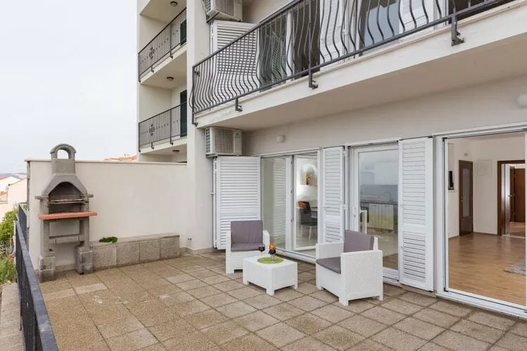 Apartments Manuela - Comfort One-Bedroom Apartment with Terrace and Sea View (A2+2)-Terras