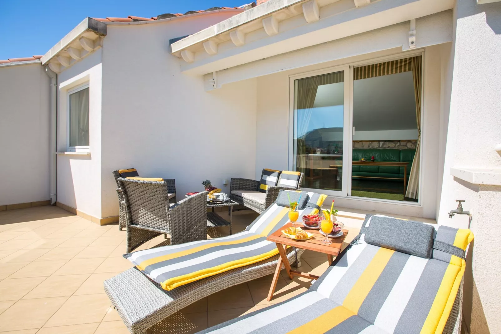 Holiday Home Lapad Beach Royal - Five Bedroom Holiday Home with Balcony and City View-Buitenlucht