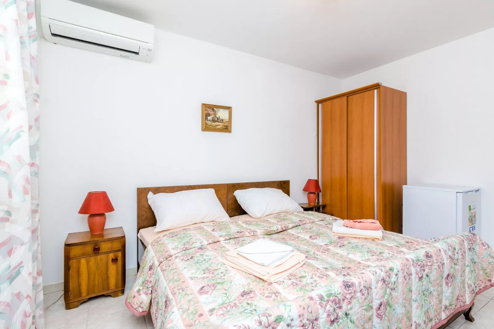 Rooms Villa Bind - Comfort Double Room with Patio and Garden View (R4)-Slaapkamer