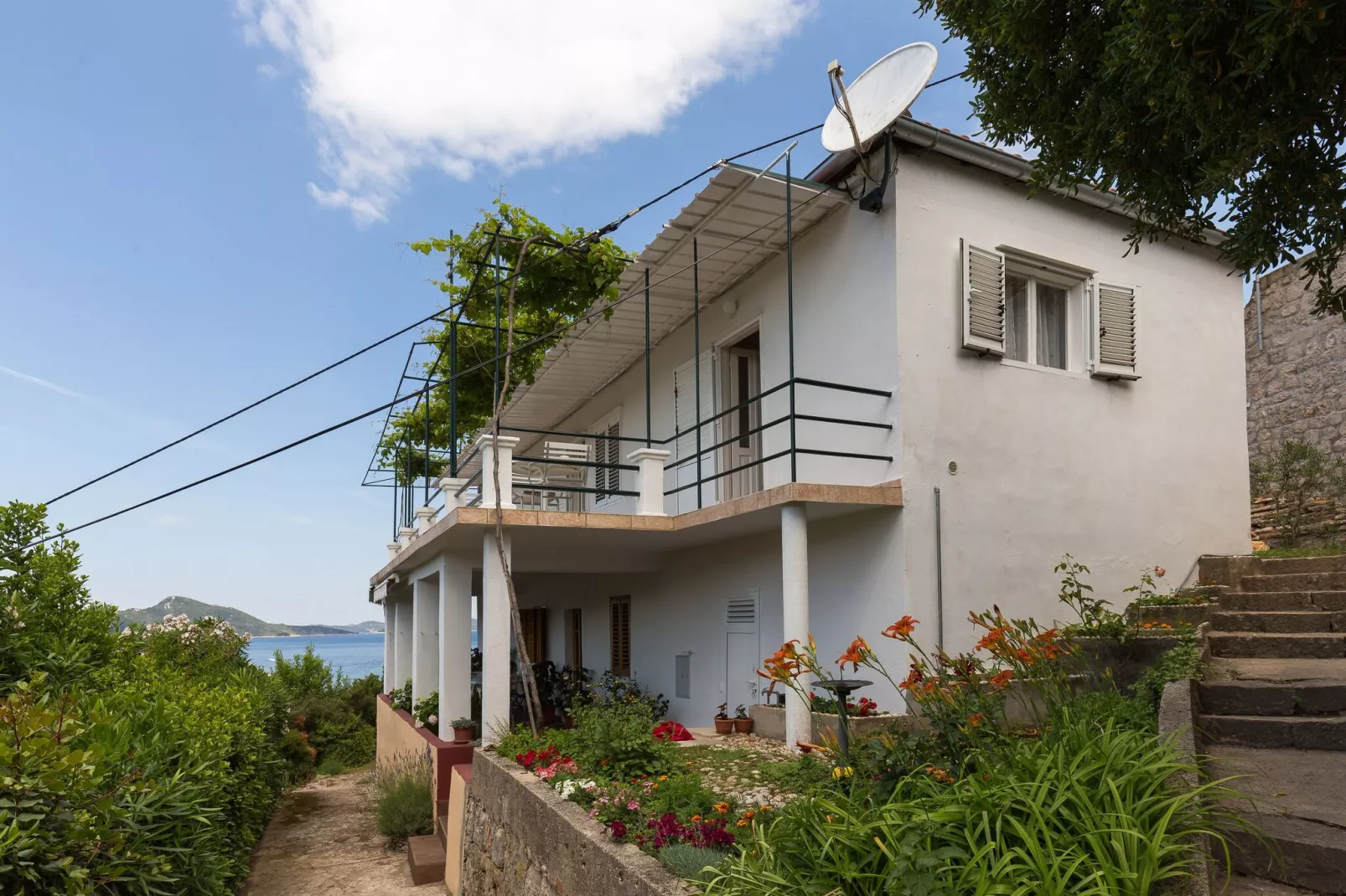 Apartments Miskovic - Studio Apartment with Balcony and Sea View (East)-Buitenlucht