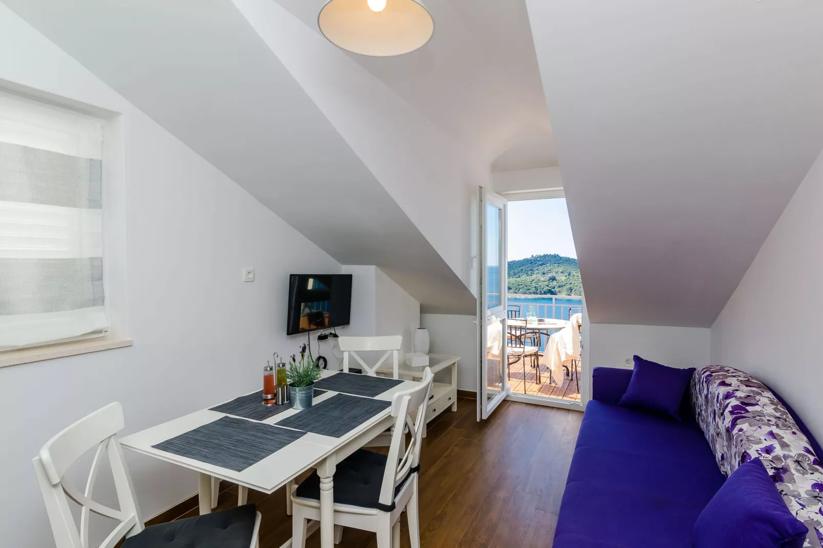 Amorino of Dubrovnik Apartment - Two Bedroom Apartment with Terrace and Sea View (Apartment Ruzmarin)-Woonkamer