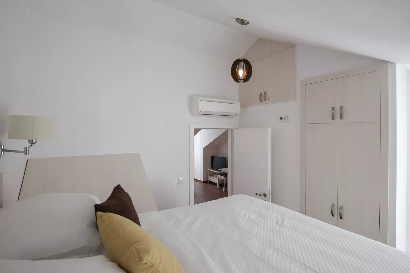 Amorino of Dubrovnik Apartments - One Bedroom Apartment with Balcony and Sea View (Apartment Maslina)-Slaapkamer