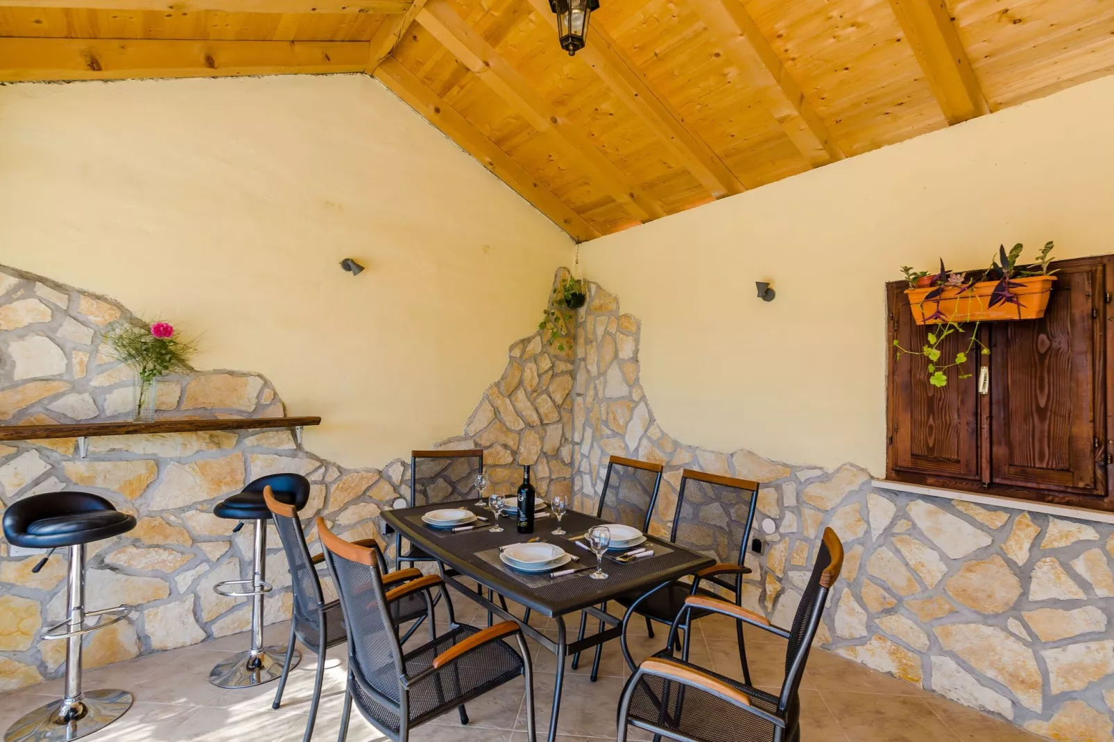 Villa Dalmatian Gem - Two-Bedroom Villa with Terrace and Swimming Pool-Buitenlucht