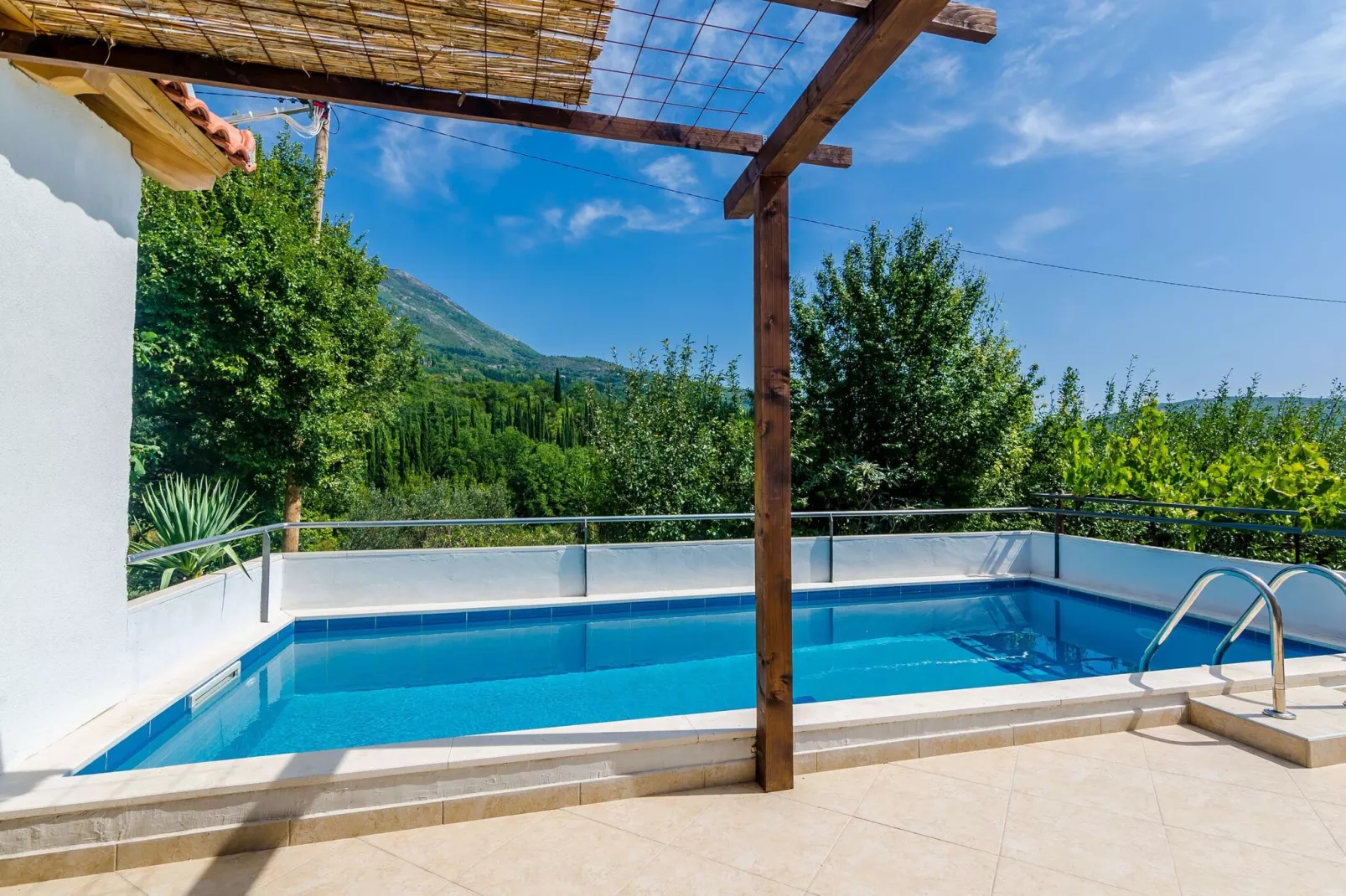 Villa Dalmatian Gem - Two-Bedroom Villa with Terrace and Swimming Pool-Zwembad