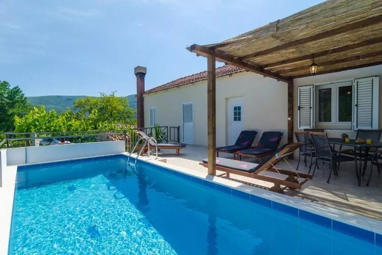 Villa Dalmatian Gem - Two-Bedroom Villa with Terrace and Swimming Pool-Zwembad