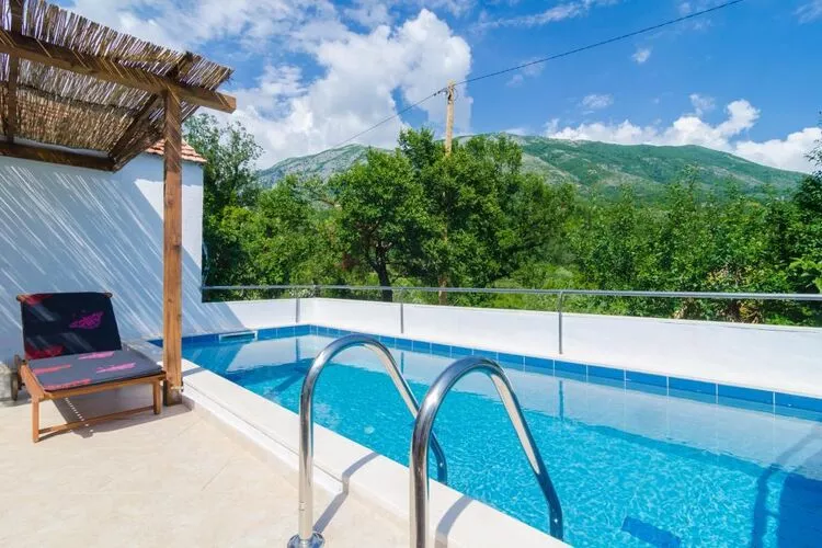 Villa Dalmatian Gem - Two-Bedroom Villa with Terrace and Swimming Pool-Zwembad