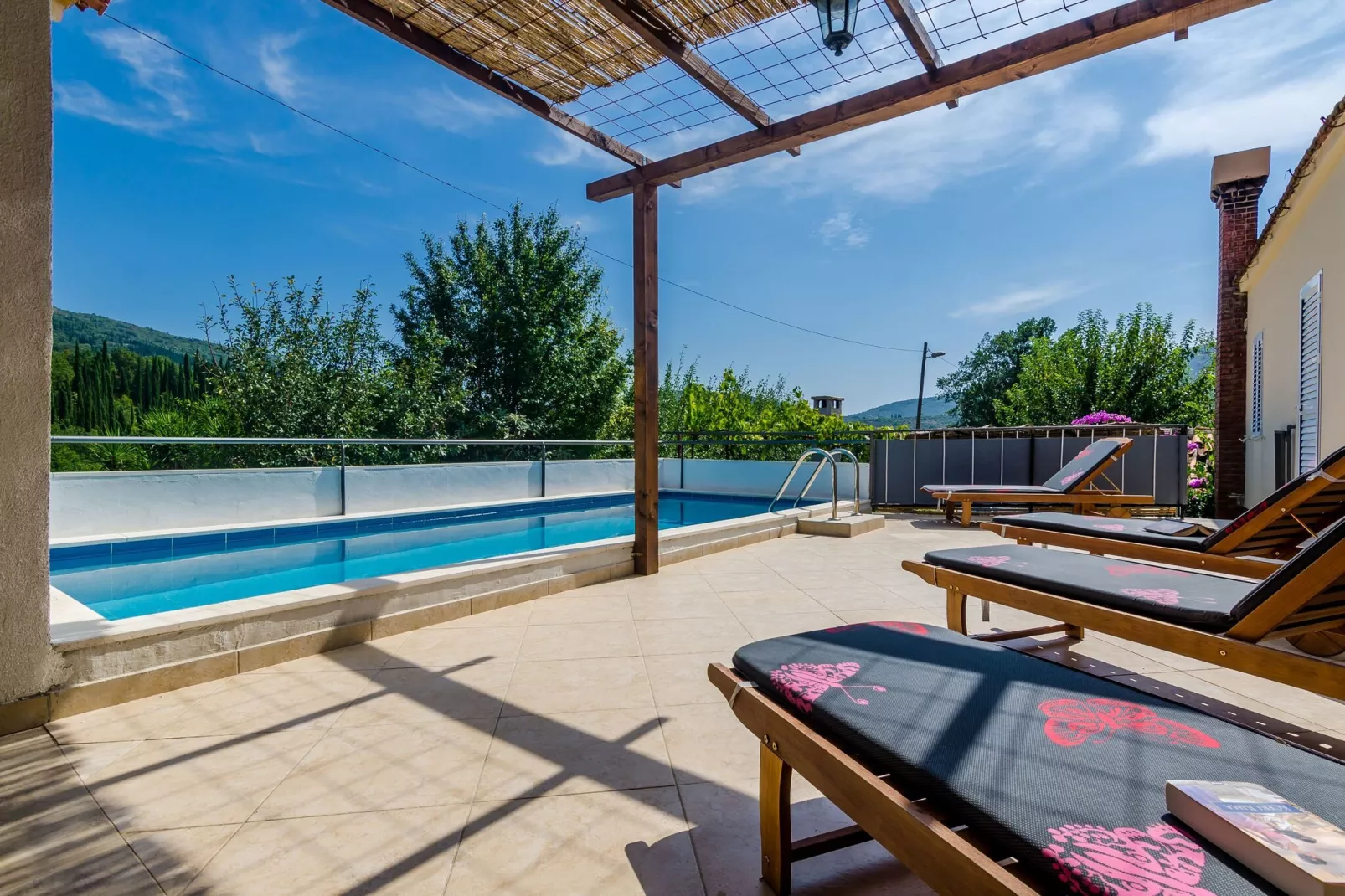 Villa Dalmatian Gem - Two-Bedroom Villa with Terrace and Swimming Pool-Terras