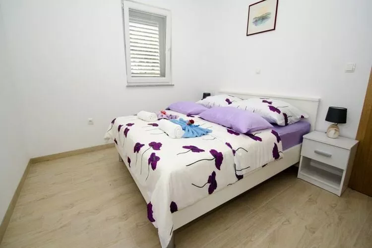 Apartments Vesela - Comfort One Bedroom Apartment with Balcony and Sea View