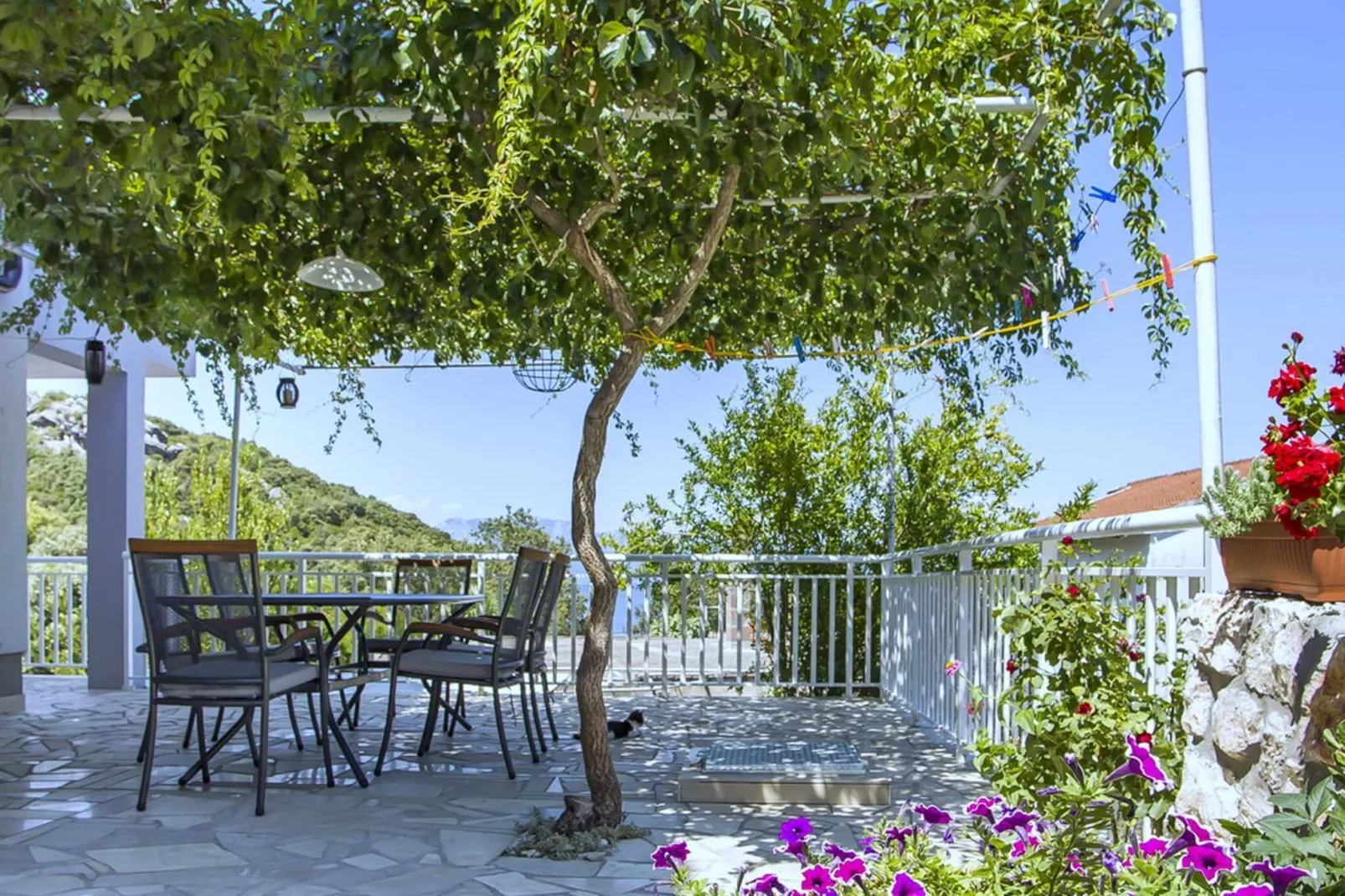 Apartments Vesela - Comfort One Bedroom Apartment with Balcony and Sea View-Terrasbalkon