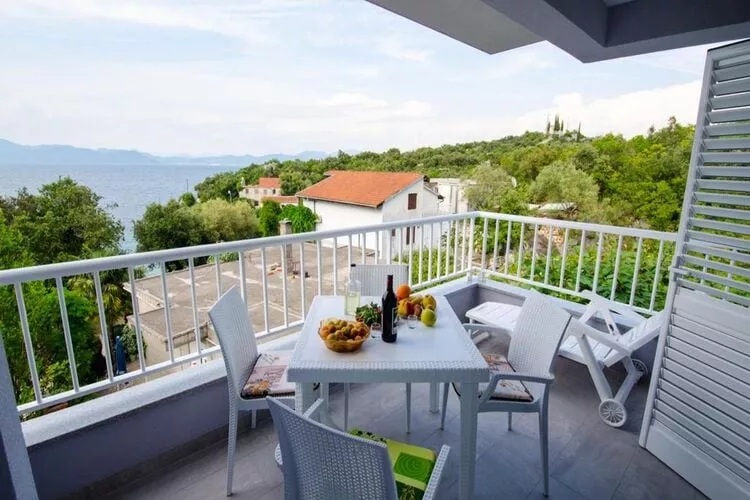 Apartments Vesela - Comfort One Bedroom Apartment with Balcony and Sea View-Terrasbalkon