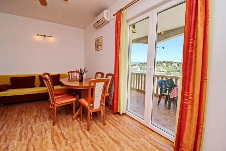 Apartments Veselka, Lumbarda - One Bedroom Apartment with Terrace and Sea View (Apt 4)-Woonkamer