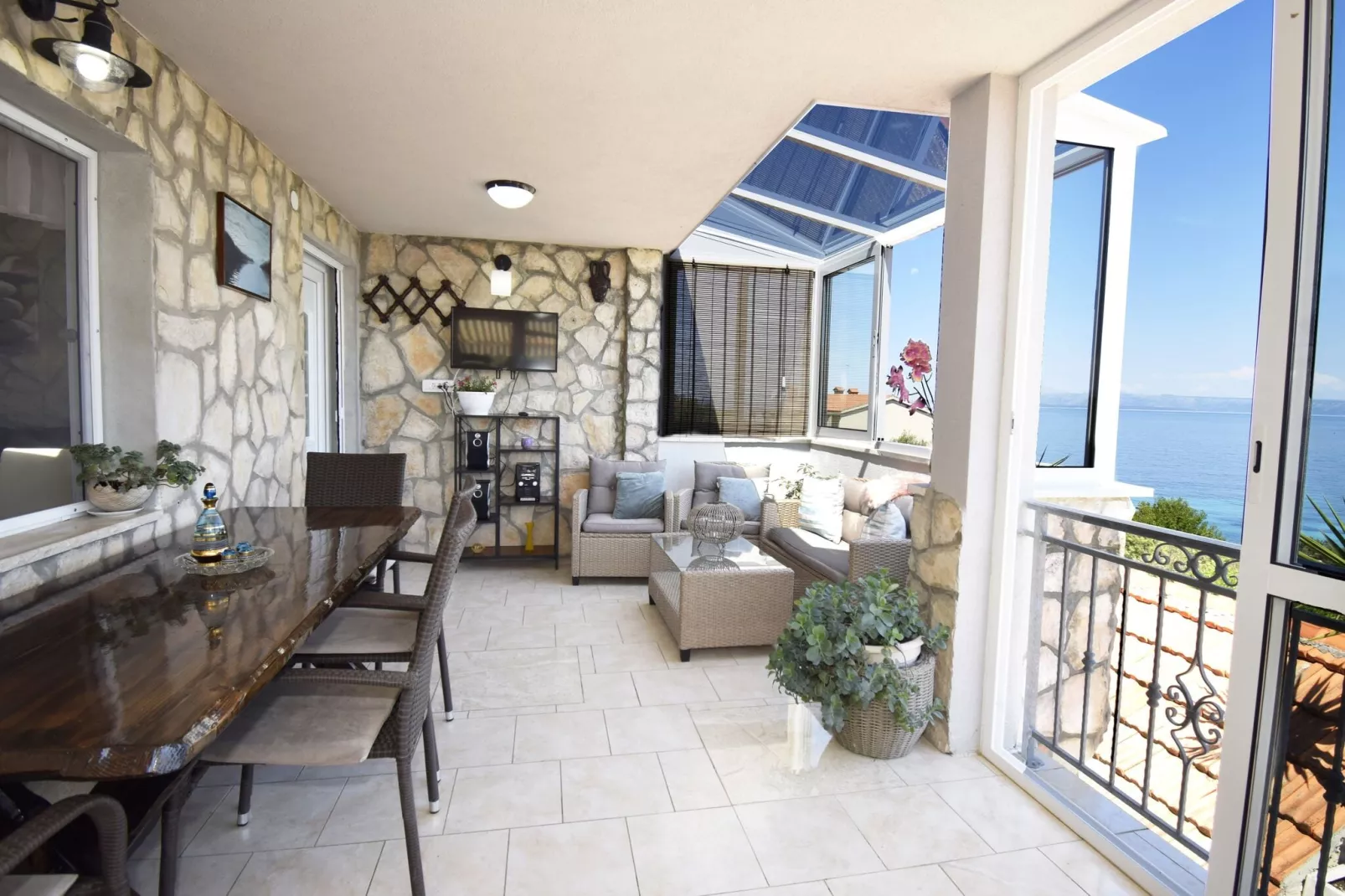 Stone House Blaca - Two Bedroom Stone House with Terrace and Sea View