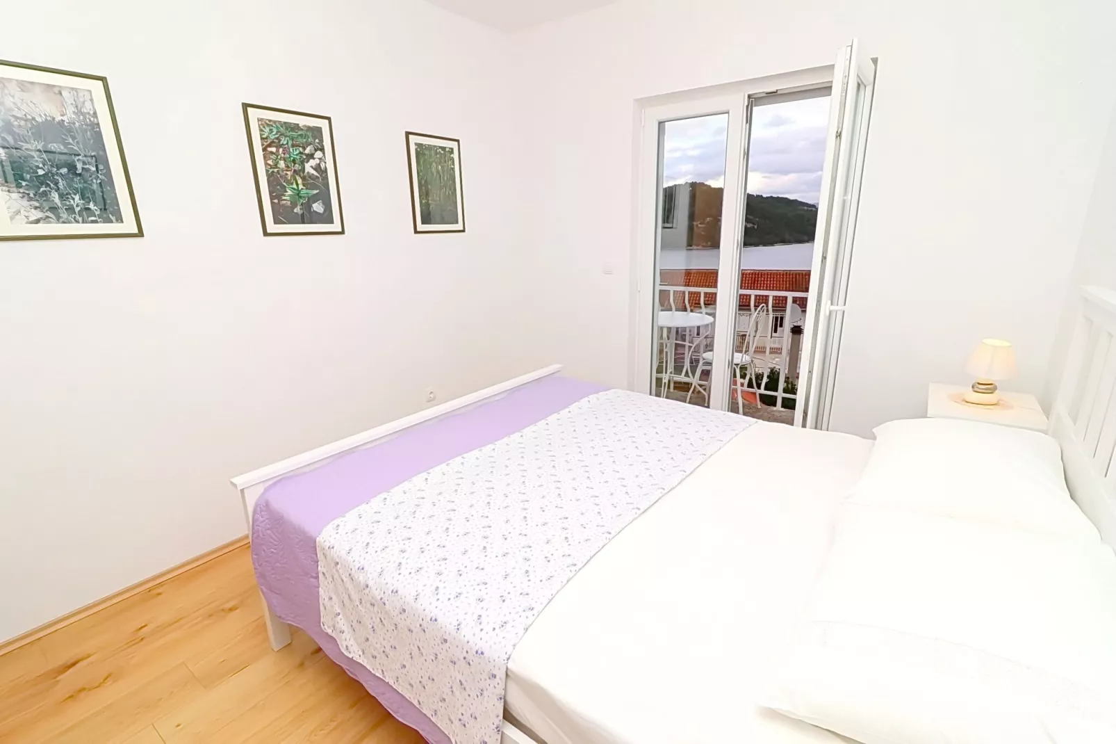 Apartments Nodilo - Comfort One Bedroom Apartment with Balcony and Sea View (Apt 3)-Slaapkamer