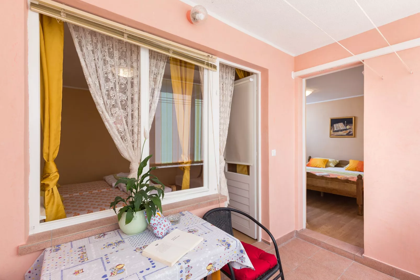 Apartment Lolo - Two Bedroom Apartment with Loggia and Street View-Terras