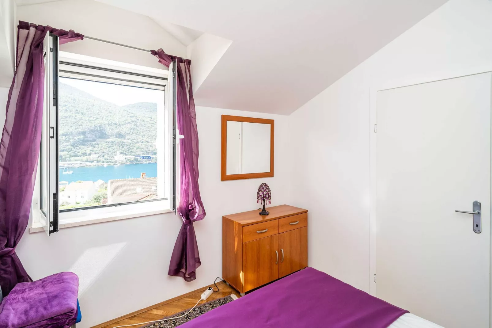 Apartments Peco - Studio Apartment with Balcony and Sea View