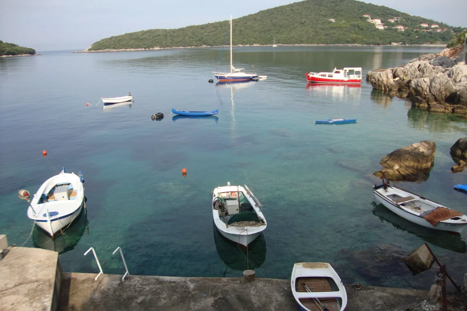 Apartments Rašica Molunat - One Bedroom Apartment with Patio and Sea View (Soba do kamina)-Uitzicht