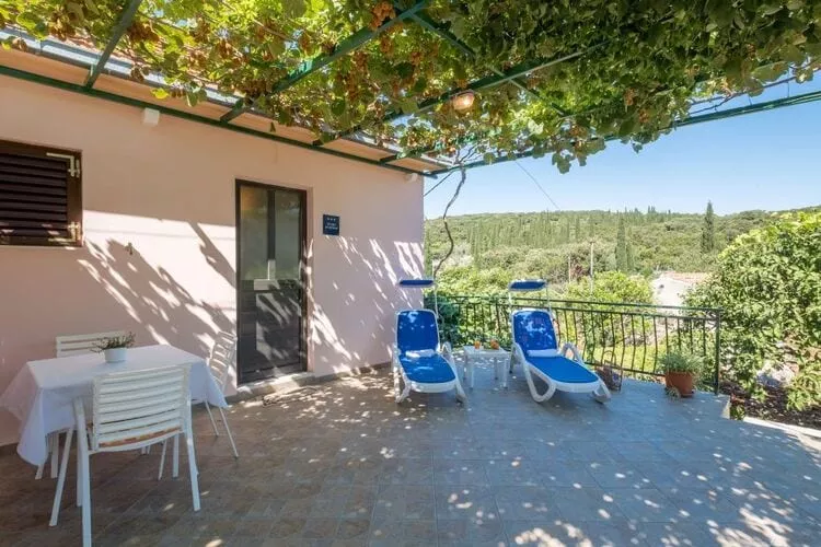 Apartments Saulan - One Bedroom Apartment with Balcony and Garden View (Molunat)-Terras