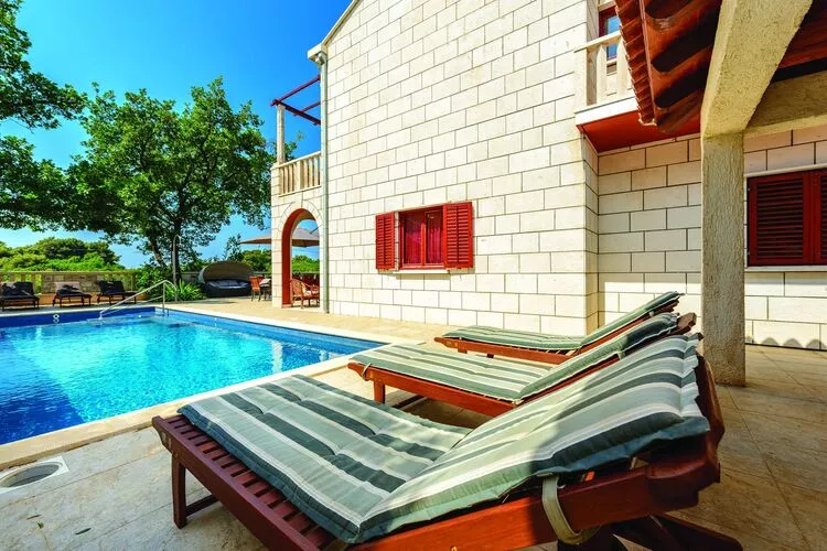 Villa Anka - Five-Bedroom Villa with Terrace and Swimming Pool-Zwembad