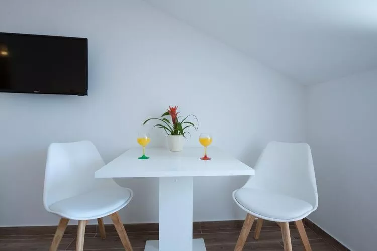 Apartments Horizon - Double Room with  Balcony and Sea  View