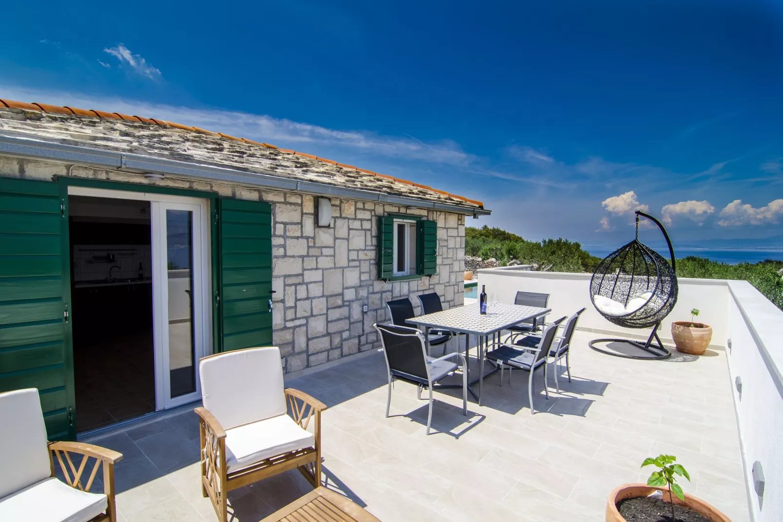 Holiday Home Bliss - Holiday Home with Outdoor Pool and Sea View (ST)-Terras