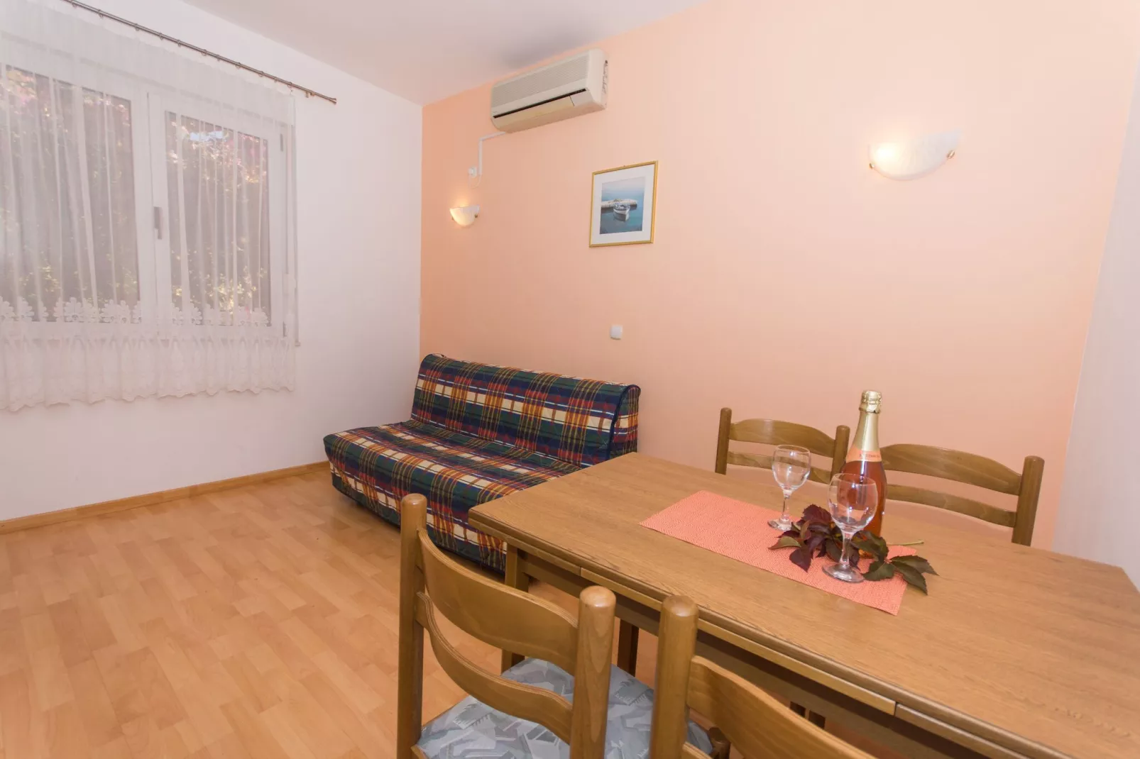 Apartments Mastelić - One Bedroom Apartment with Balcony and Sea View br.1